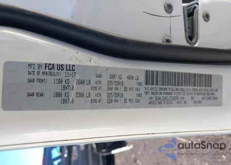 2018 Jeep Compass Latitude 4X4 z USA, uszkodzony, nr VIN 3C4NJDBB2JT238574